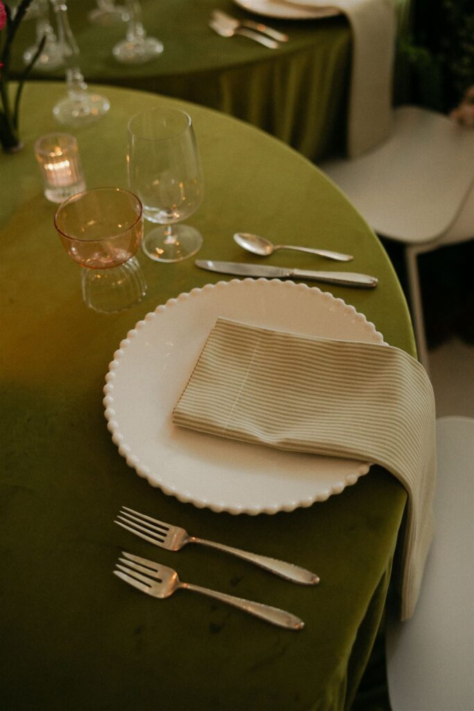 Simple but elegant place setting on microwedding tablescape